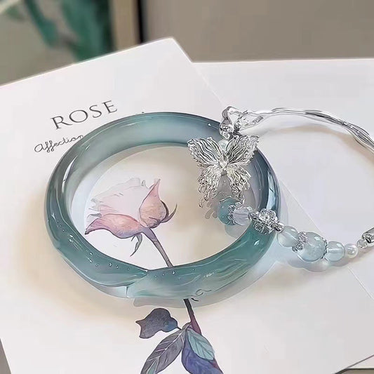 Chic Blue Ice Fox & Aquamarine Butterfly Bangle - Silvery-Plated, Versatile Alloy Bracelet for Casual Attire or Gifting