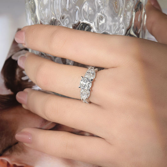 The New 6.5Mm Round 1 Carat Moissanite Ring Set for Men Is Versatile And Stackable