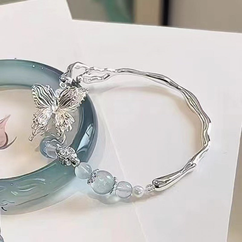Chic Blue Ice Fox & Aquamarine Butterfly Bangle - Silvery-Plated, Versatile Alloy Bracelet for Casual Attire or Gifting
