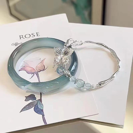Chic Blue Ice Fox & Aquamarine Butterfly Bangle - Silvery-Plated, Versatile Alloy Bracelet for Casual Attire or Gifting
