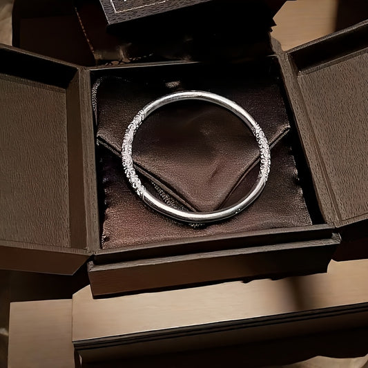 Silvery S925 Bracelet Sterling Silvery Bracelet Ladies Closed Bracelet to Send His Girlfriend A Birthday Gift for His Mother. Silvery Weighs 33 Grams\u002F1.16 Ounces