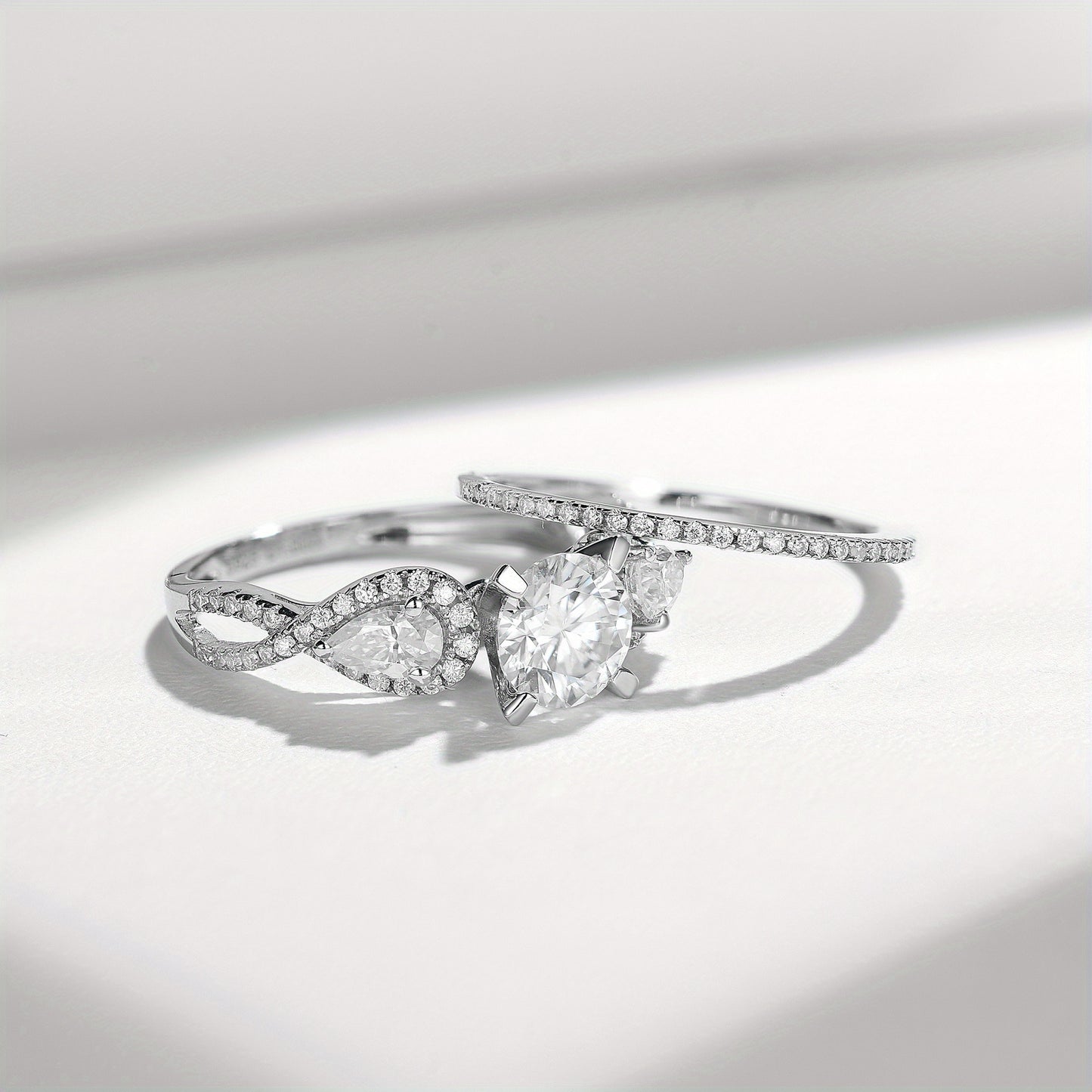 The New 6.5Mm Round 1 Carat Moissanite Ring Set for Men Is Versatile And Stackable