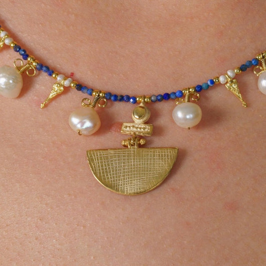 Blue Handmade Natural Lapis Lazuli & Freshwater Freshwater Pearls Necklace for Women - Elegant Golden-Tone Pendant with Blue Gemstones, Everyday & Party Jewelry Gift for Mom, Freshwater Pearls And Chain Necklace, Classic Design, Goldtoned Alloy